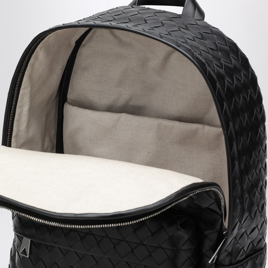 Bottega Veneta Zaino medio nero in Intrecciato, view 4