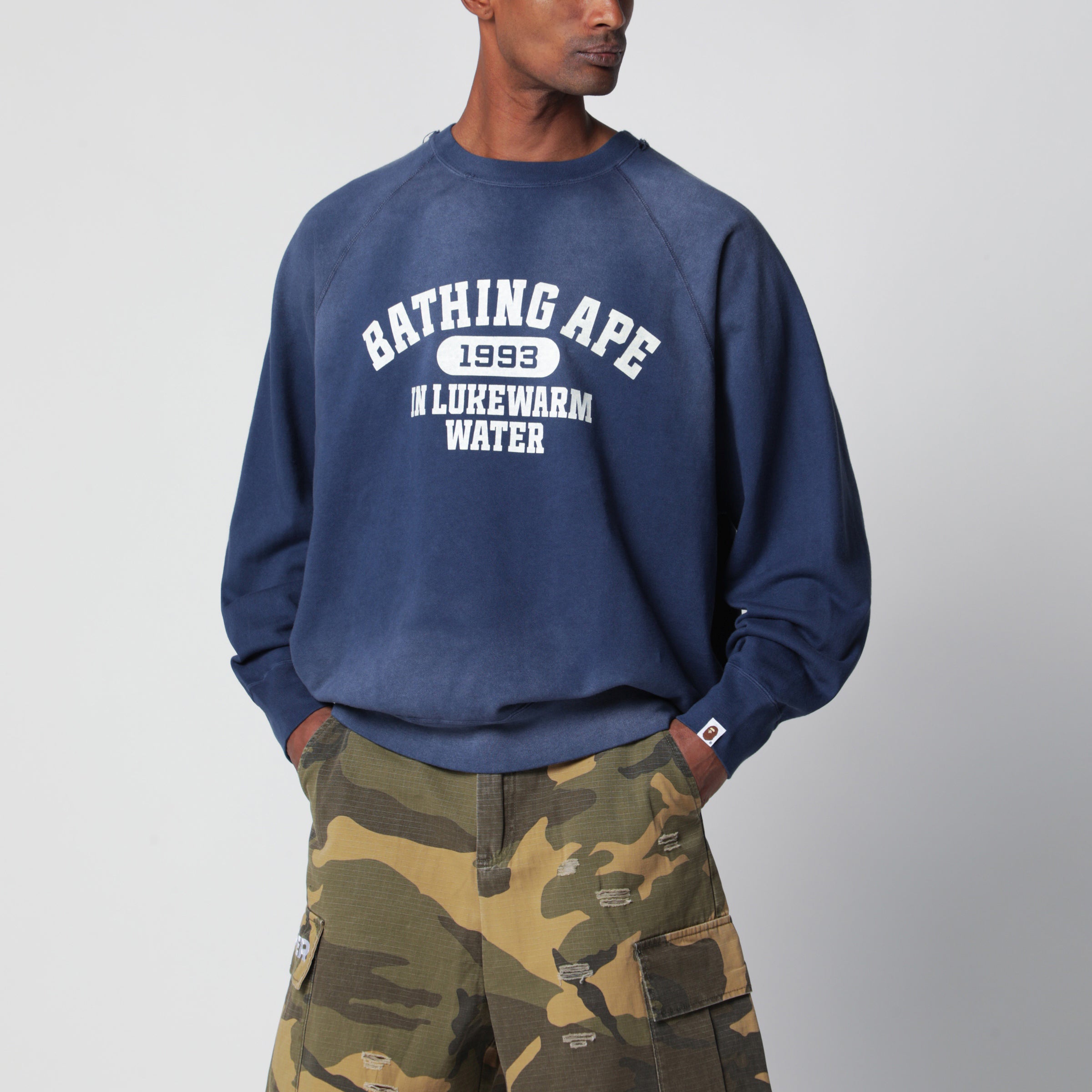 BAPE Felpa blu navy slavato con stampa logo