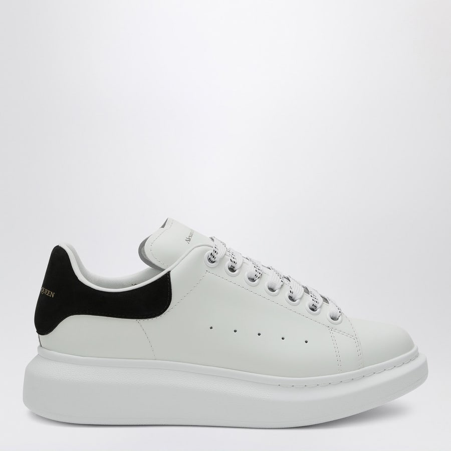 Alexander McQueen Sneakers Oversize bianca e nera