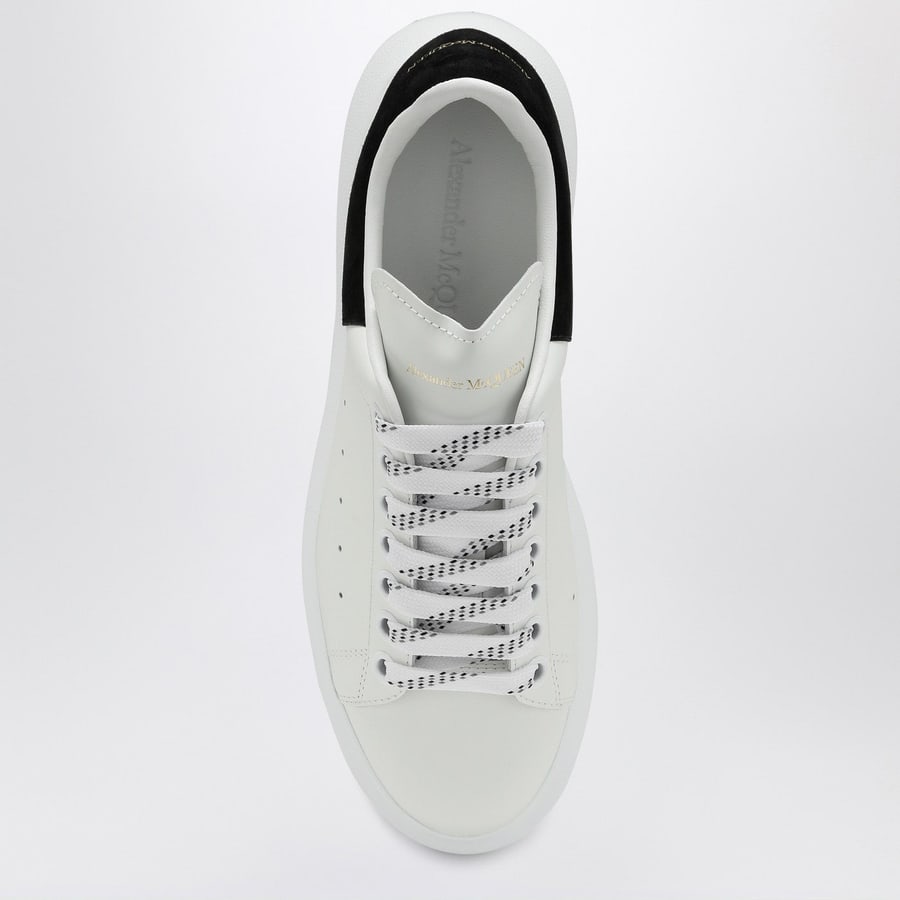 Alexander McQueen Sneakers Oversize bianca e nera, view 3
