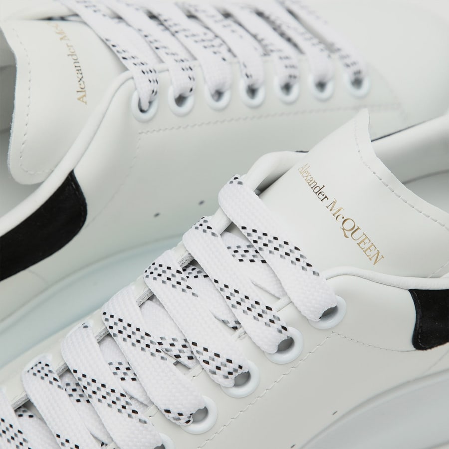 Alexander McQueen Sneakers Oversize bianca e nera, view 5