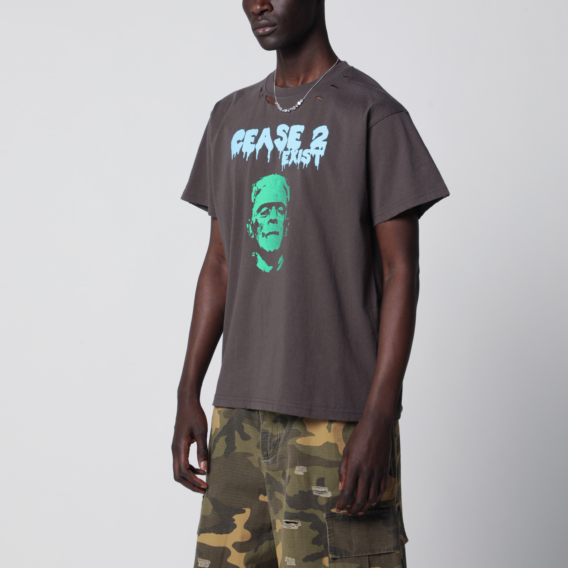 DAGGER T-shirt Dead or Alive grigia slavata con strappi