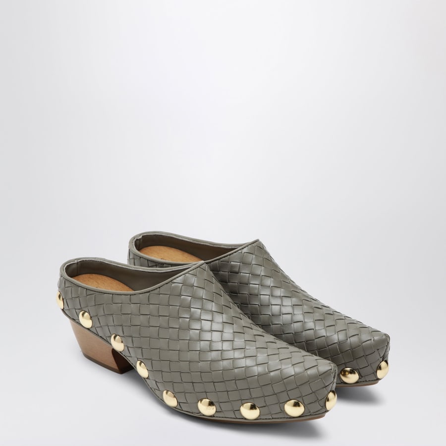 Bottega Veneta Zoccoli Gondola in pelle intrecciata taupe scuro, view 2