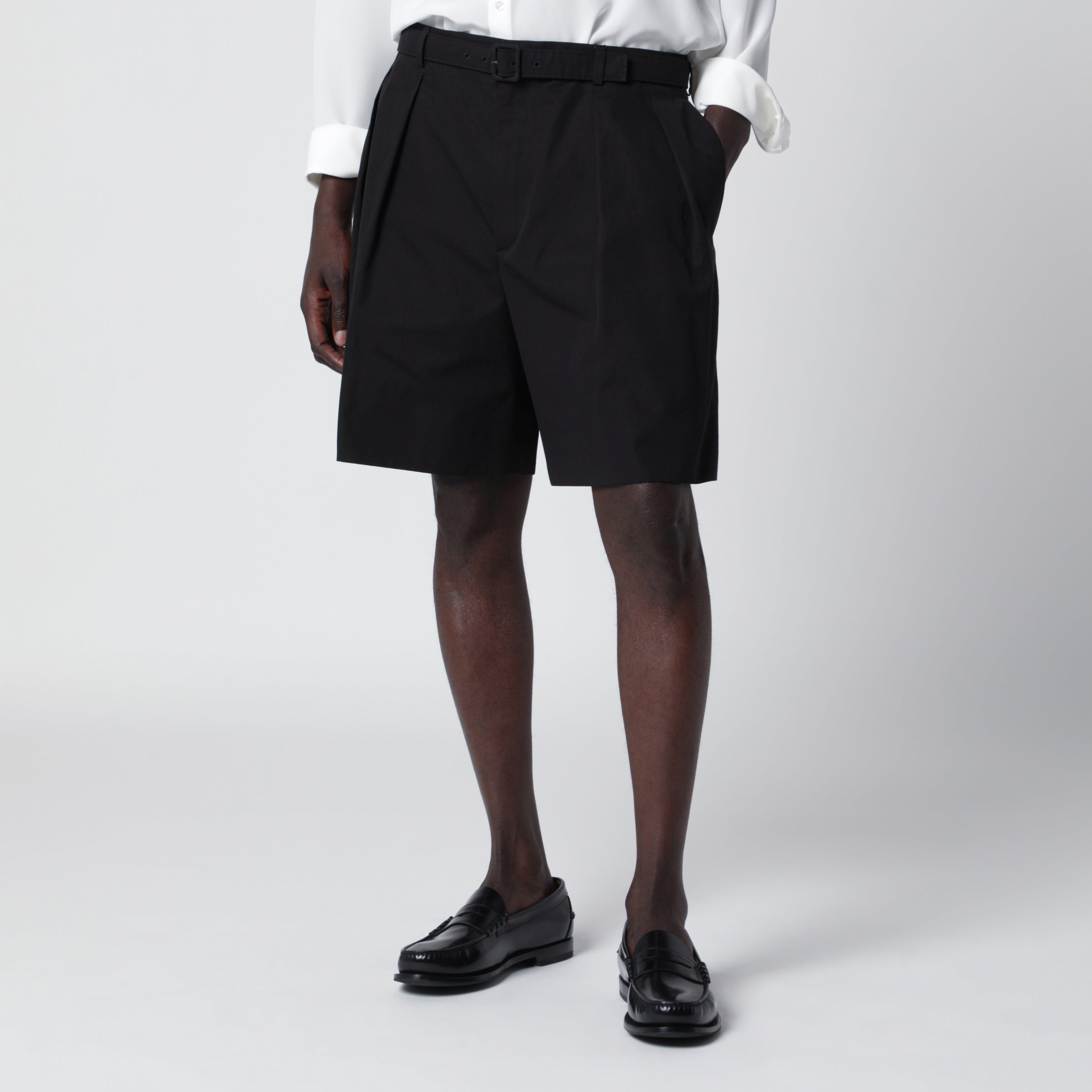 Saint Laurent Bermuda con cintura nero in corone