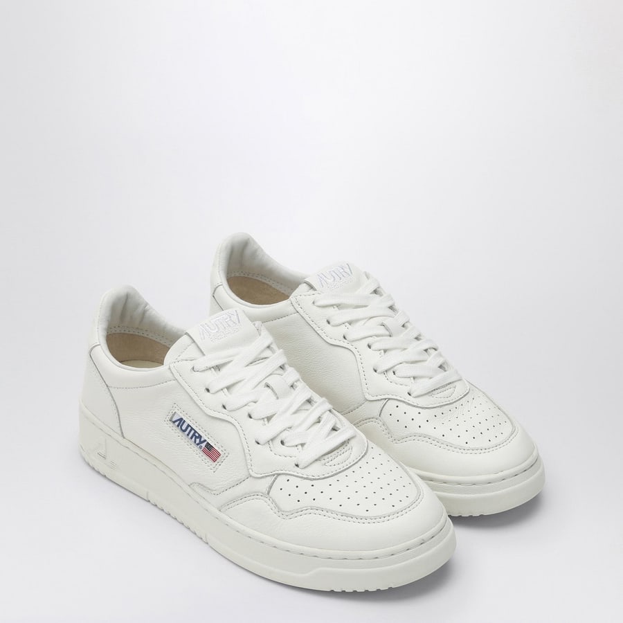 Autry Sneakers Medalist Low bianca in pelle di capra, view 2