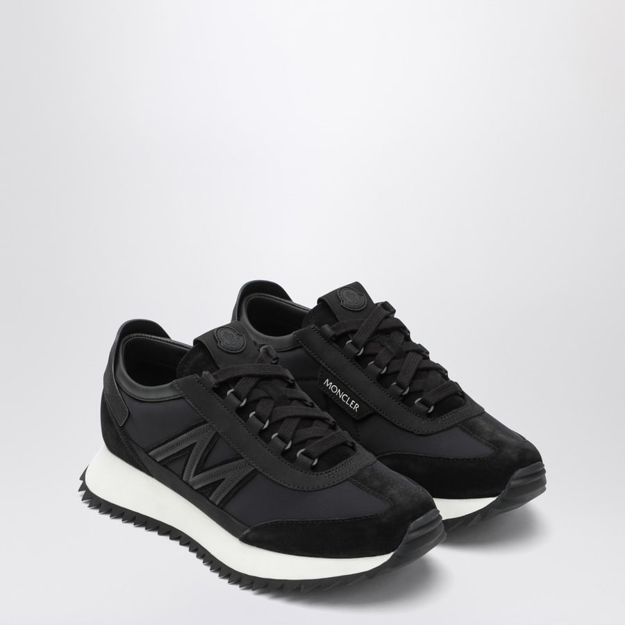 Moncler Sneakers Pacey2 nere in pelle scamosciata e nabuk, view 2
