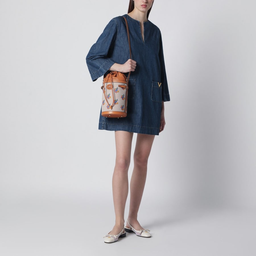 Valentino Garavani Borsa a secchiello in canvas con ricamo floreale, view 2