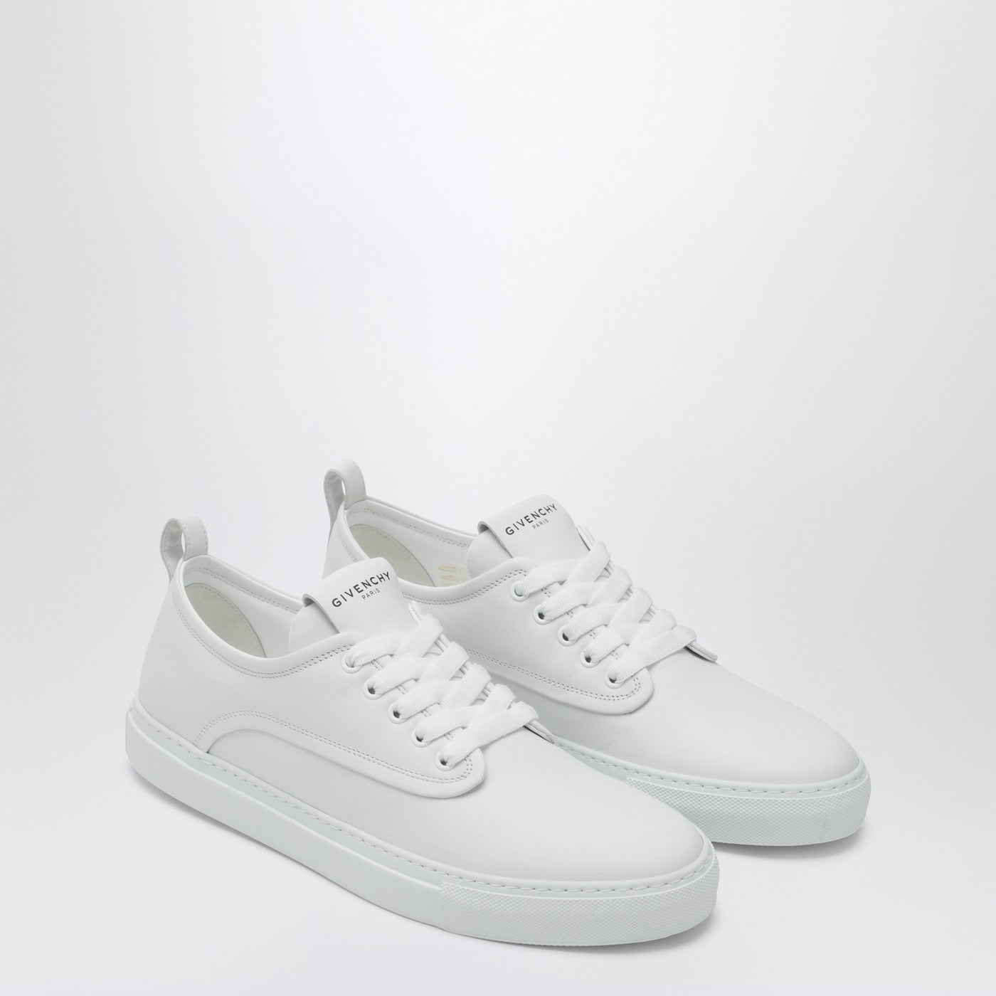 Givenchy Sneakers New City in pelle bianca, view 2