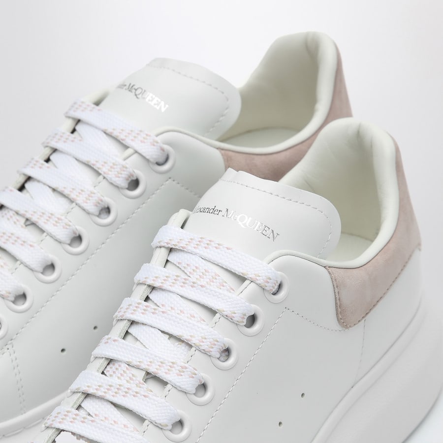 Alexander McQueen Sneakers Oversize bianca e Patchouli, view 4
