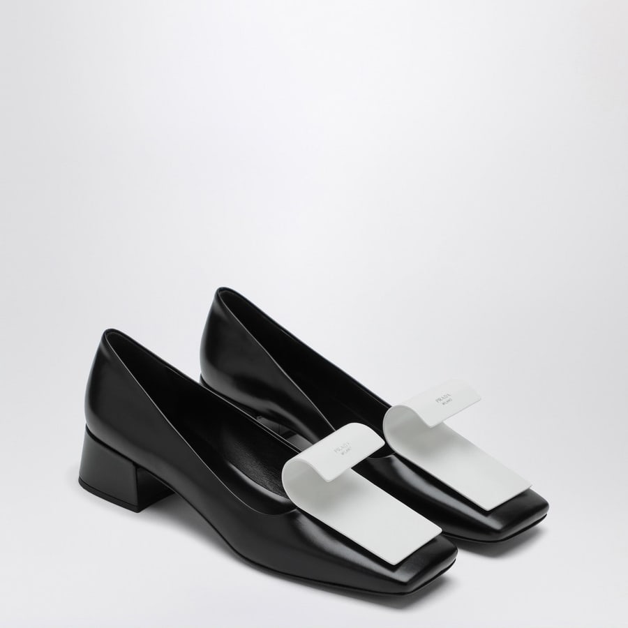 Prada Décolleté in pelle nero e bianco, view 2