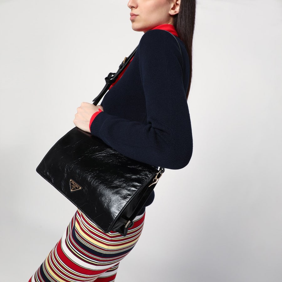 Prada Borsa a spalla media nera in pelle, view 2