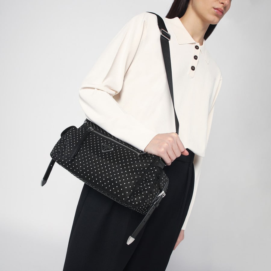 Prada Sacca in Re-Nylon nera con borchie, view 2