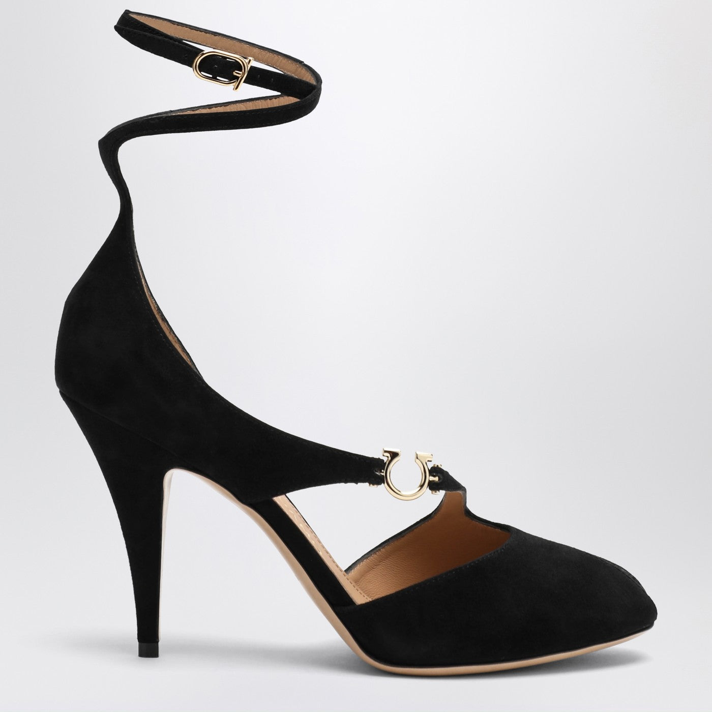 Ferragamo Décolleté con dettaglio Gancini