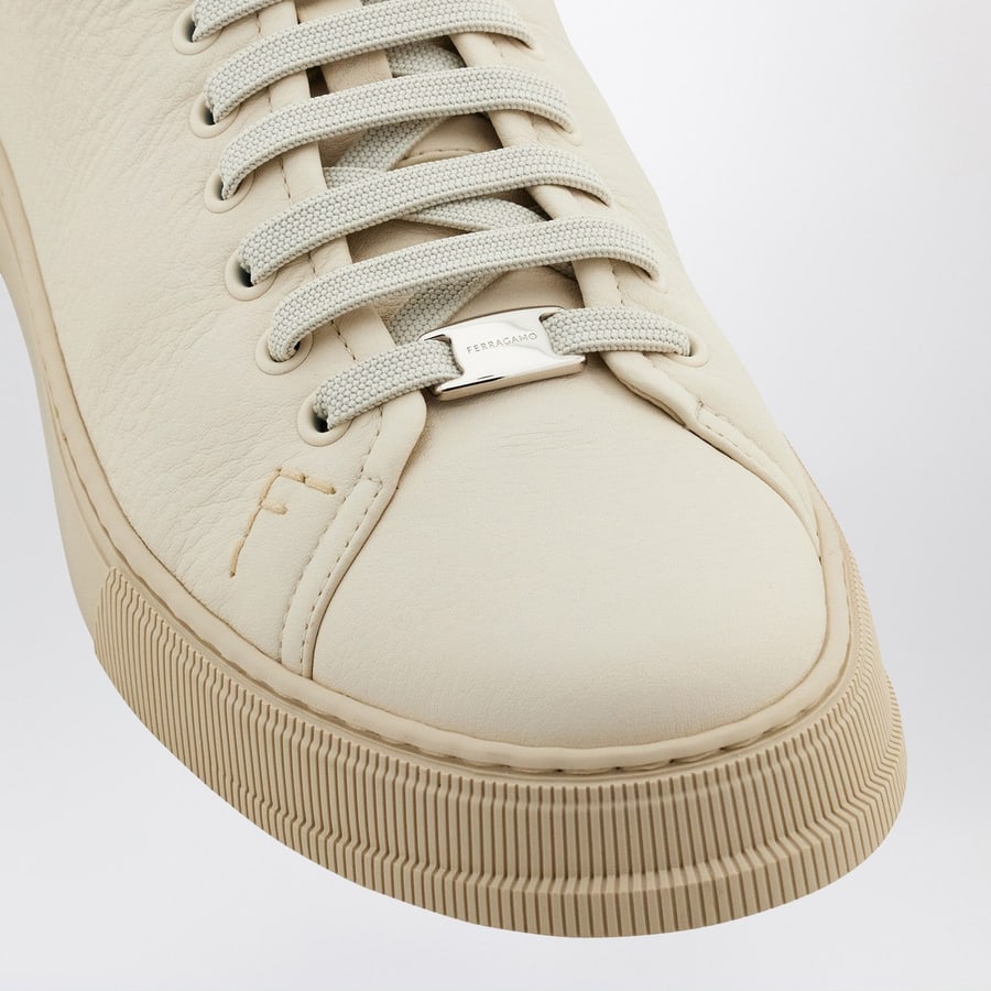 Ferragamo Sneakers color mascarpone in pelle, view 5