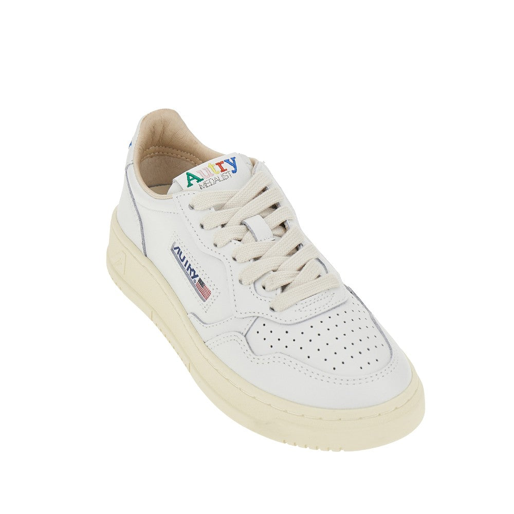 Autry Sneakers Medalist Low con ricamo multicolore, view 2