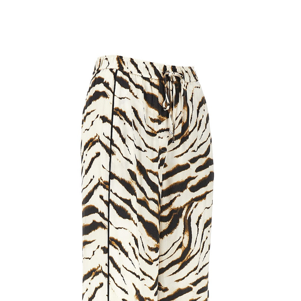 Ganni Pantalone in satin con stampa zebrata, view 2