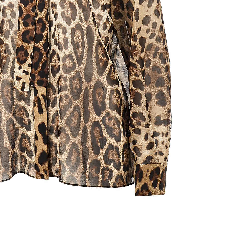 Dolce & Gabbana Camicia in georgette di seta con stampa Leo, view 2