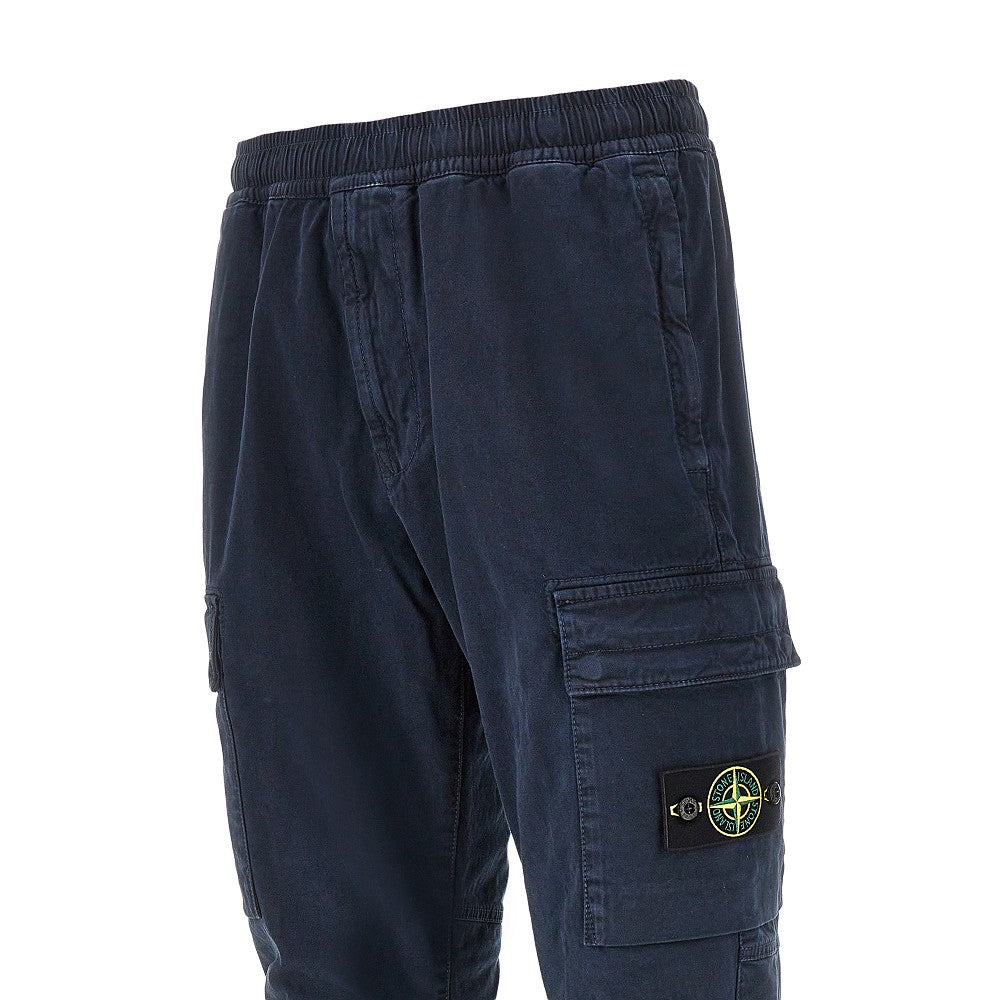 Stone Island Pantalone cargo in cotone con Badge logo, view 2