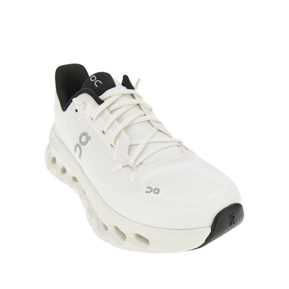 ON Sneakers 'Cloudtilt', view 2