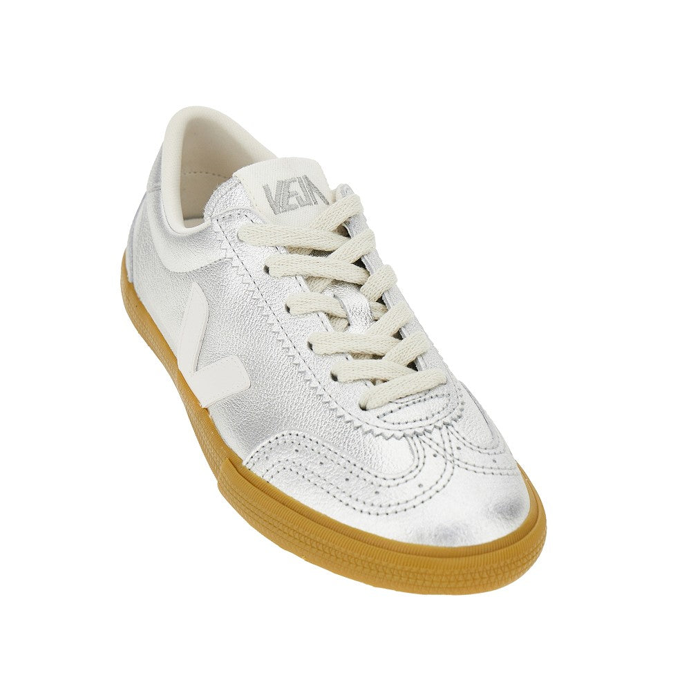 VEJA Sneakers 'Volley' in pelle metallizzata, view 2