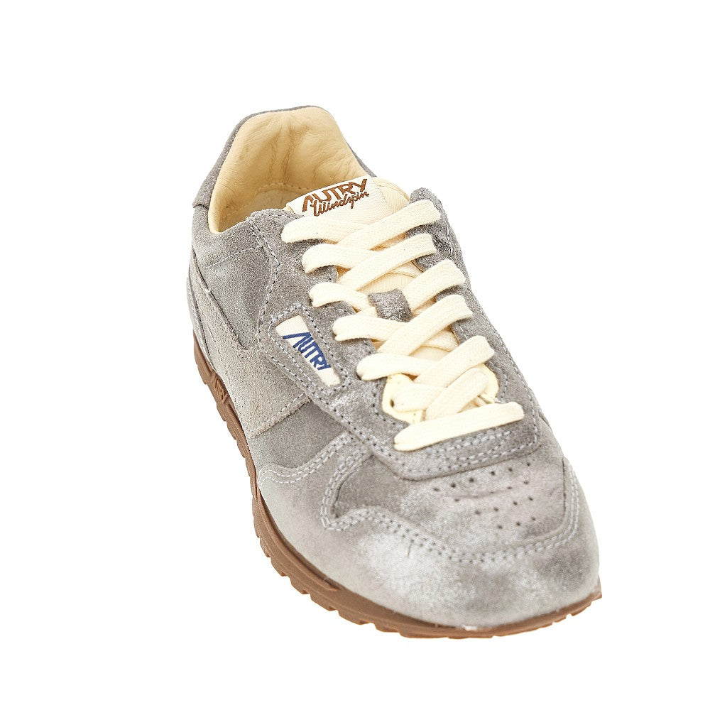 Autry Sneakers 'Windspin' in pelle laminata, view 2