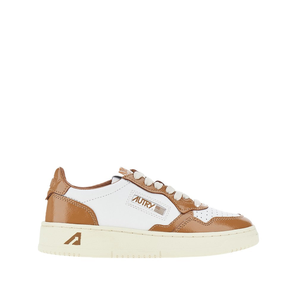 Autry Sneakers Medalist Low con dettagli in vernice