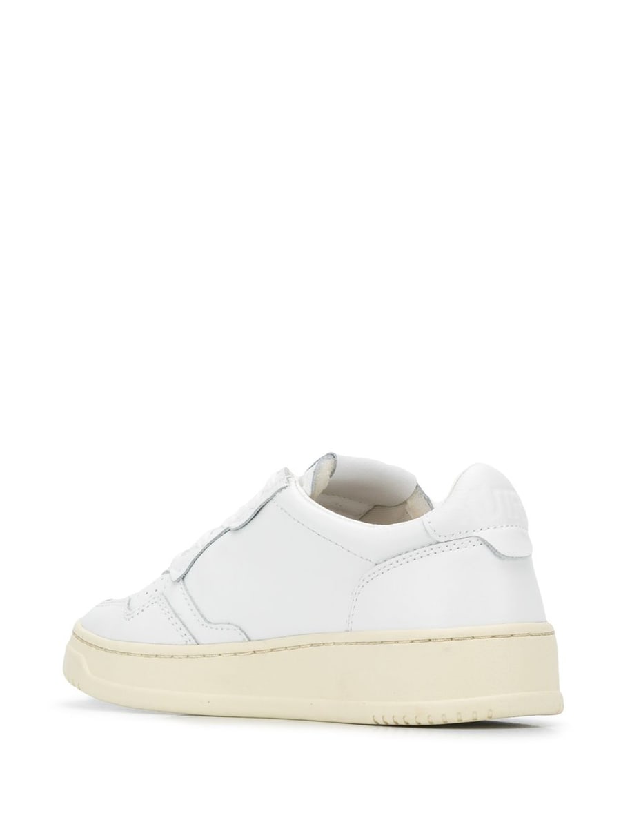 Autry Sneakers 'Medalist' in pelle bianca, view 3