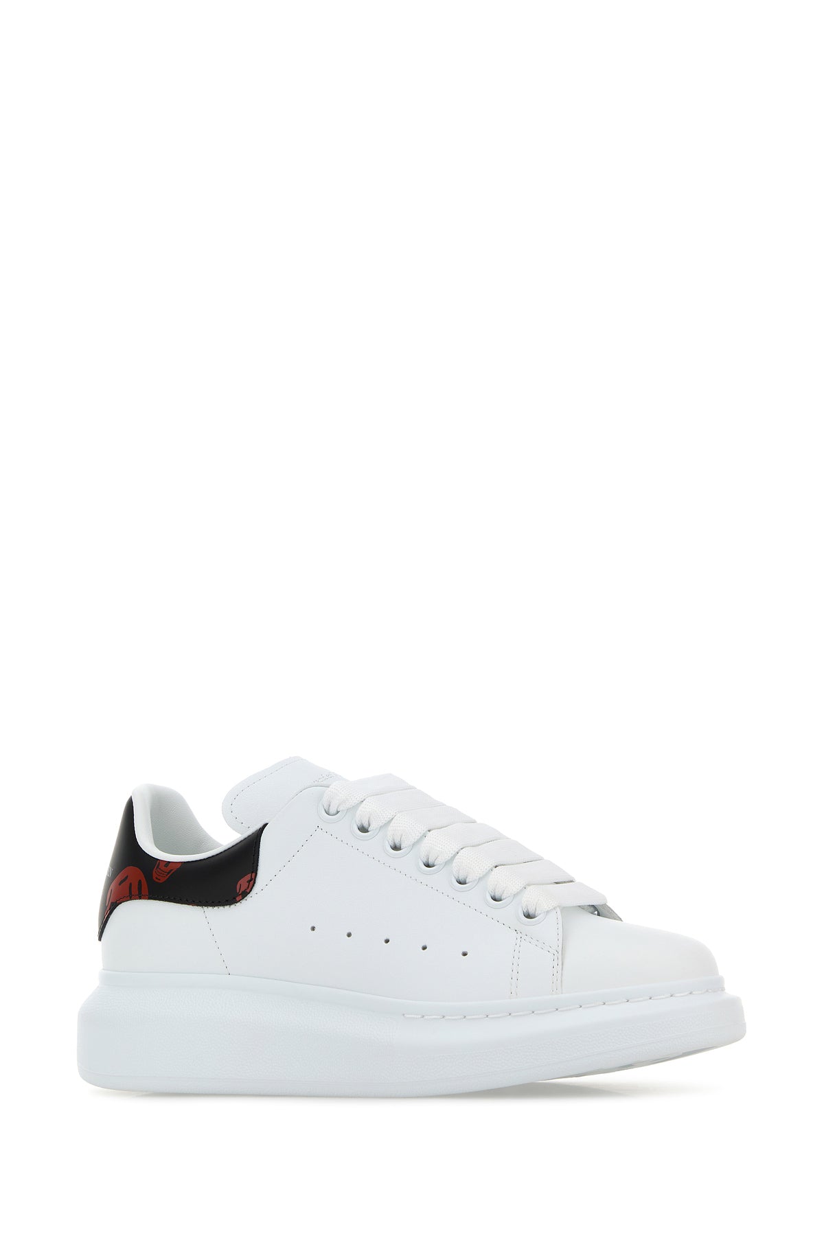Alexander McQueen Sneakers in pelle bianca con tallone in pelle stampata, view 2
