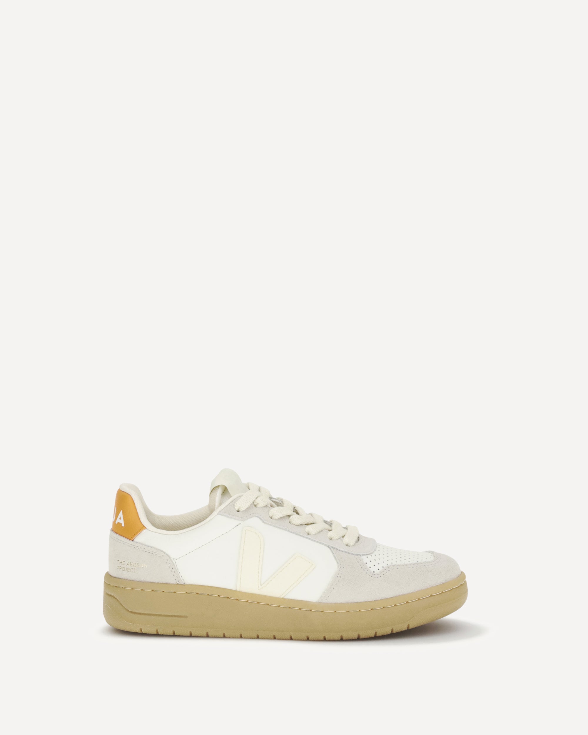 VEJA V-82 Sneakers