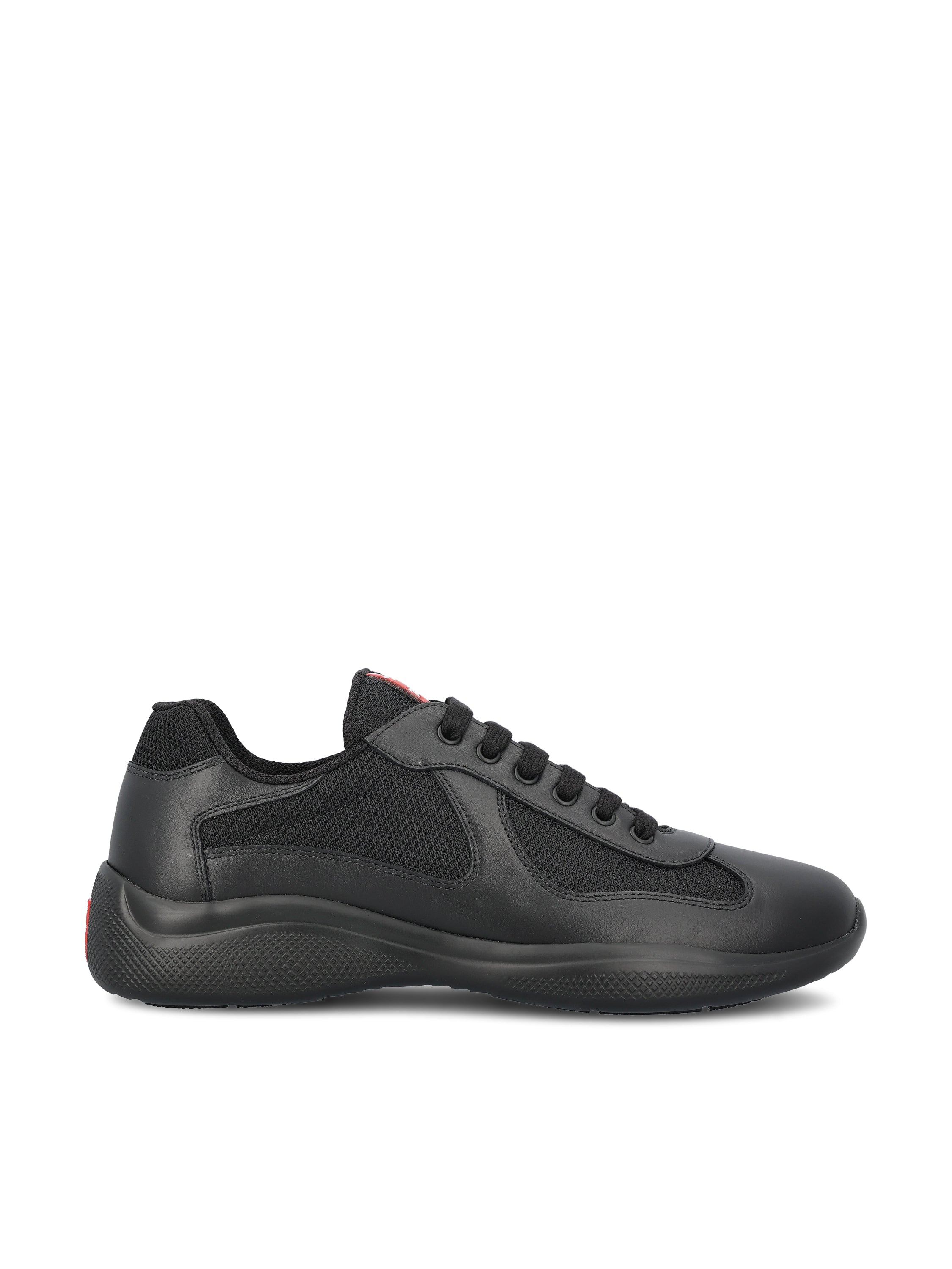 Prada Sneakers realizzate in pelle di agnello.