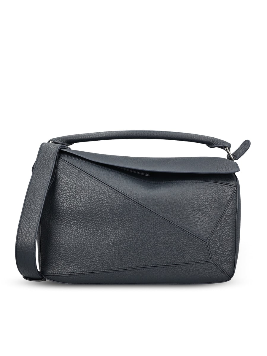 Loewe Borsa realizzata in pelle.
