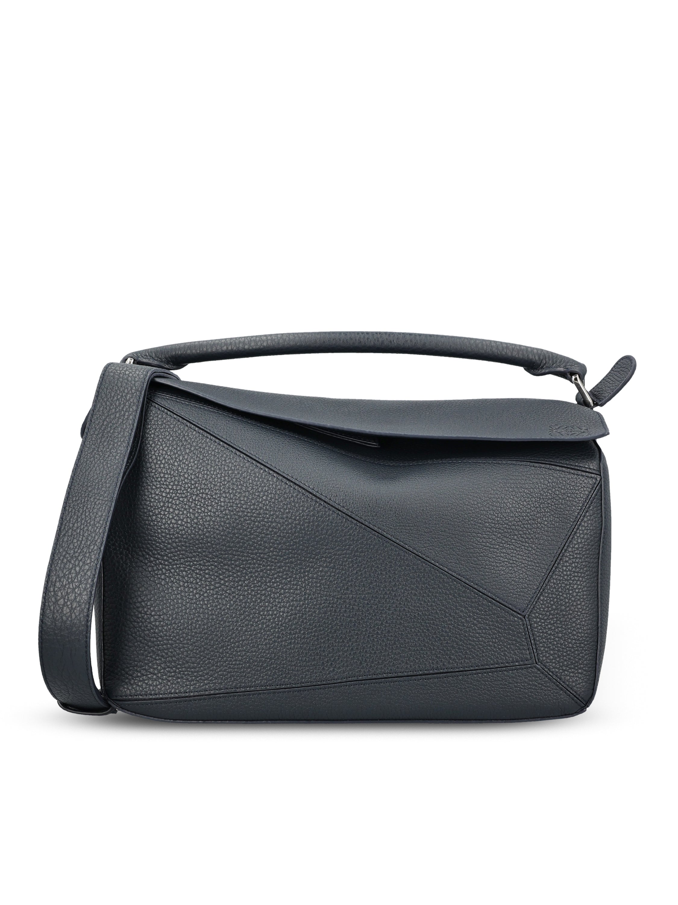Loewe Borsa realizzata in pelle.