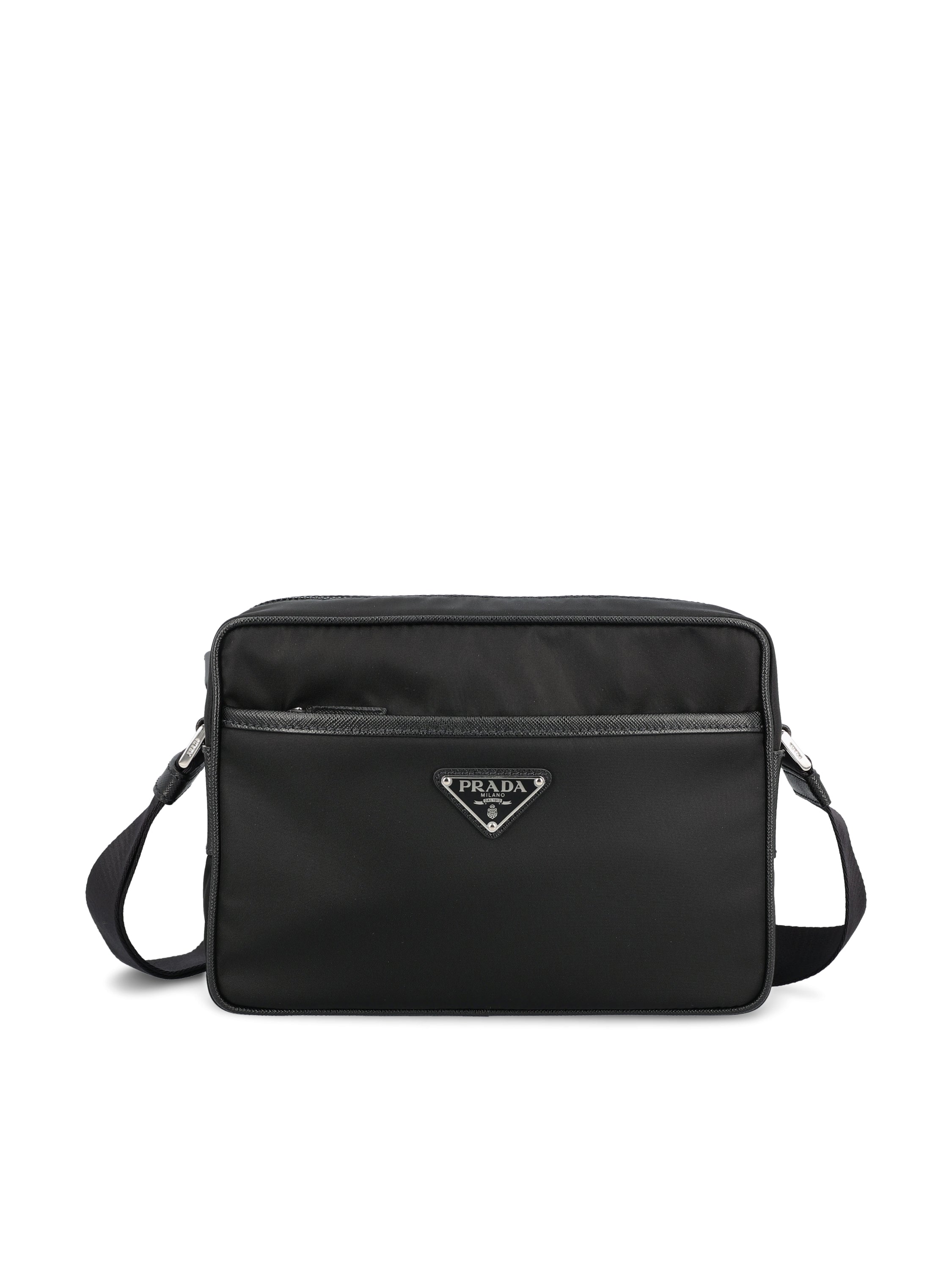 Prada Borsa realizzata in poliammide riciclato.