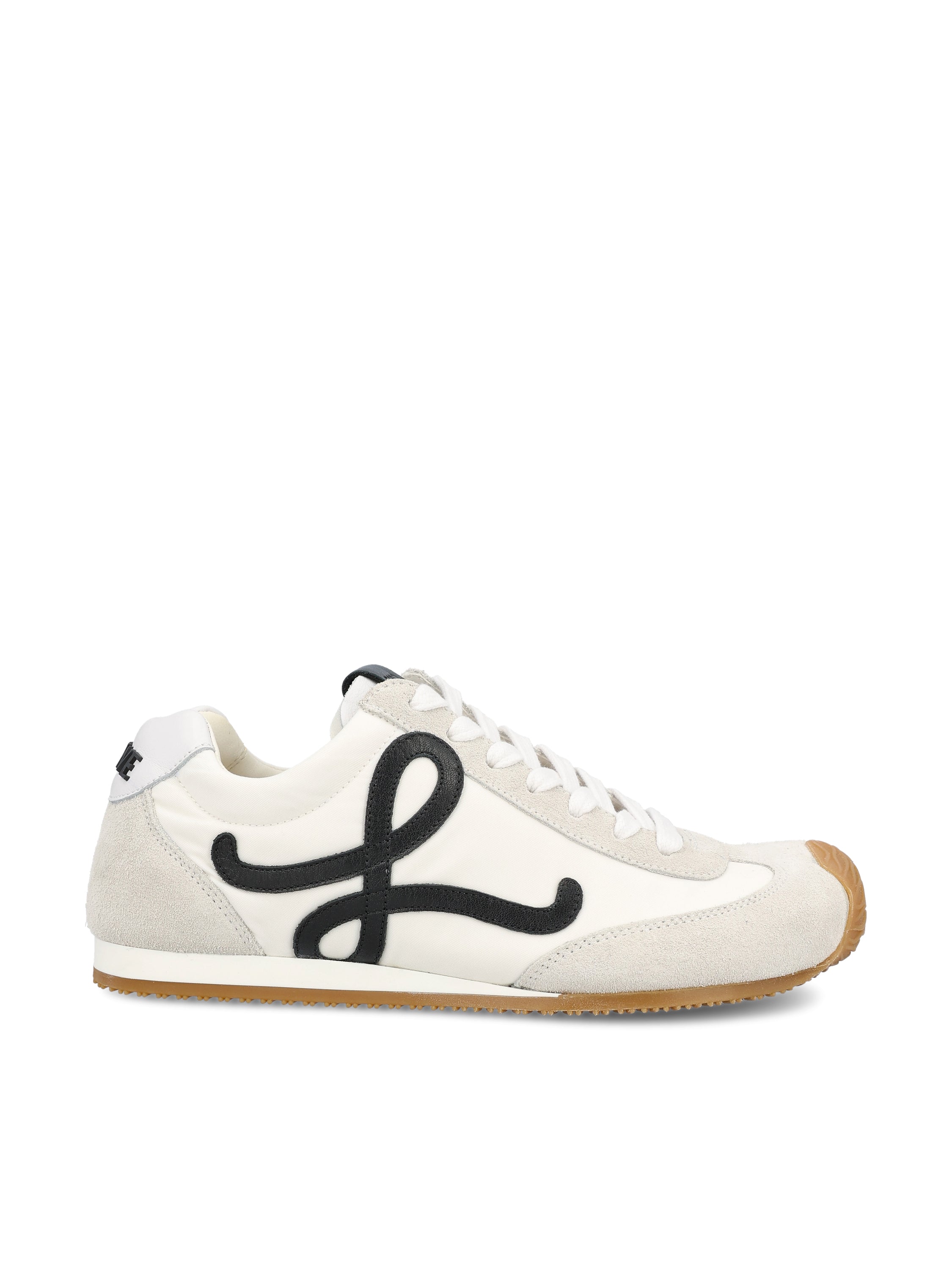 Loewe Sneakers realizzate in pelle.