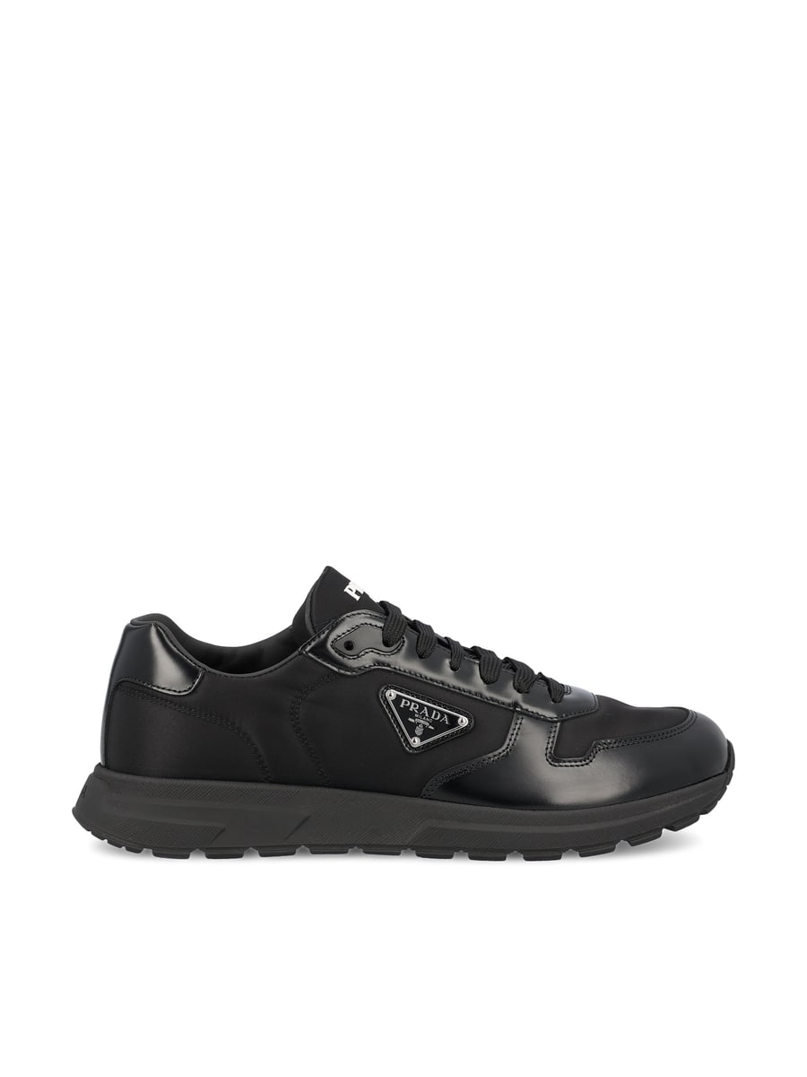 Prada Sneakers realizzate in re-nylon.