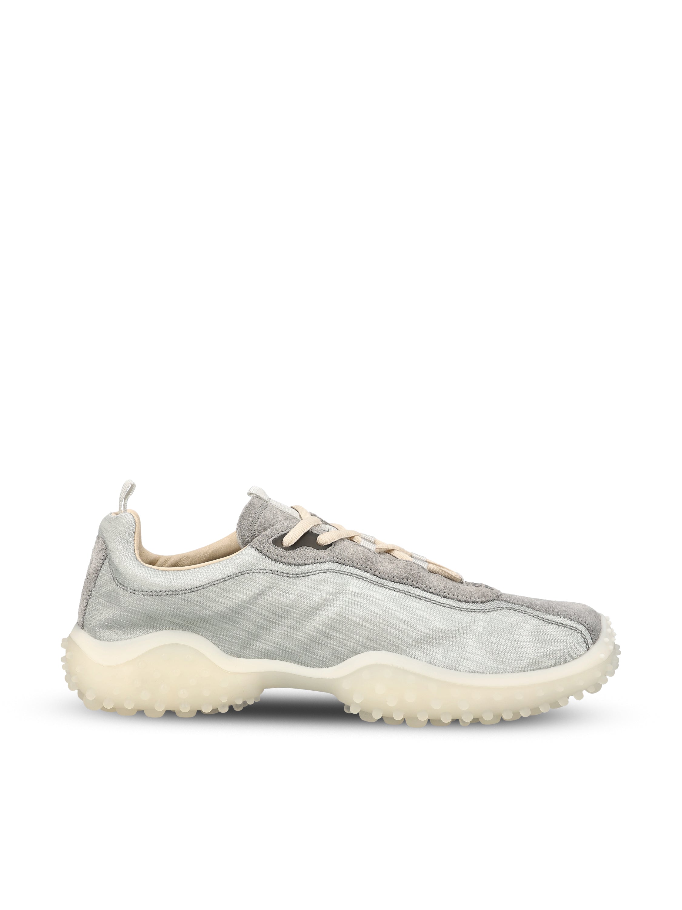 Miu Miu Sneakers realizzate in tessuto e cuoio.