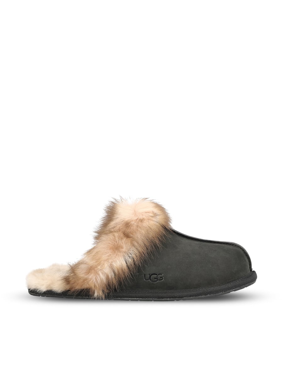 UGG Ciabbatte realizzate in pelle.