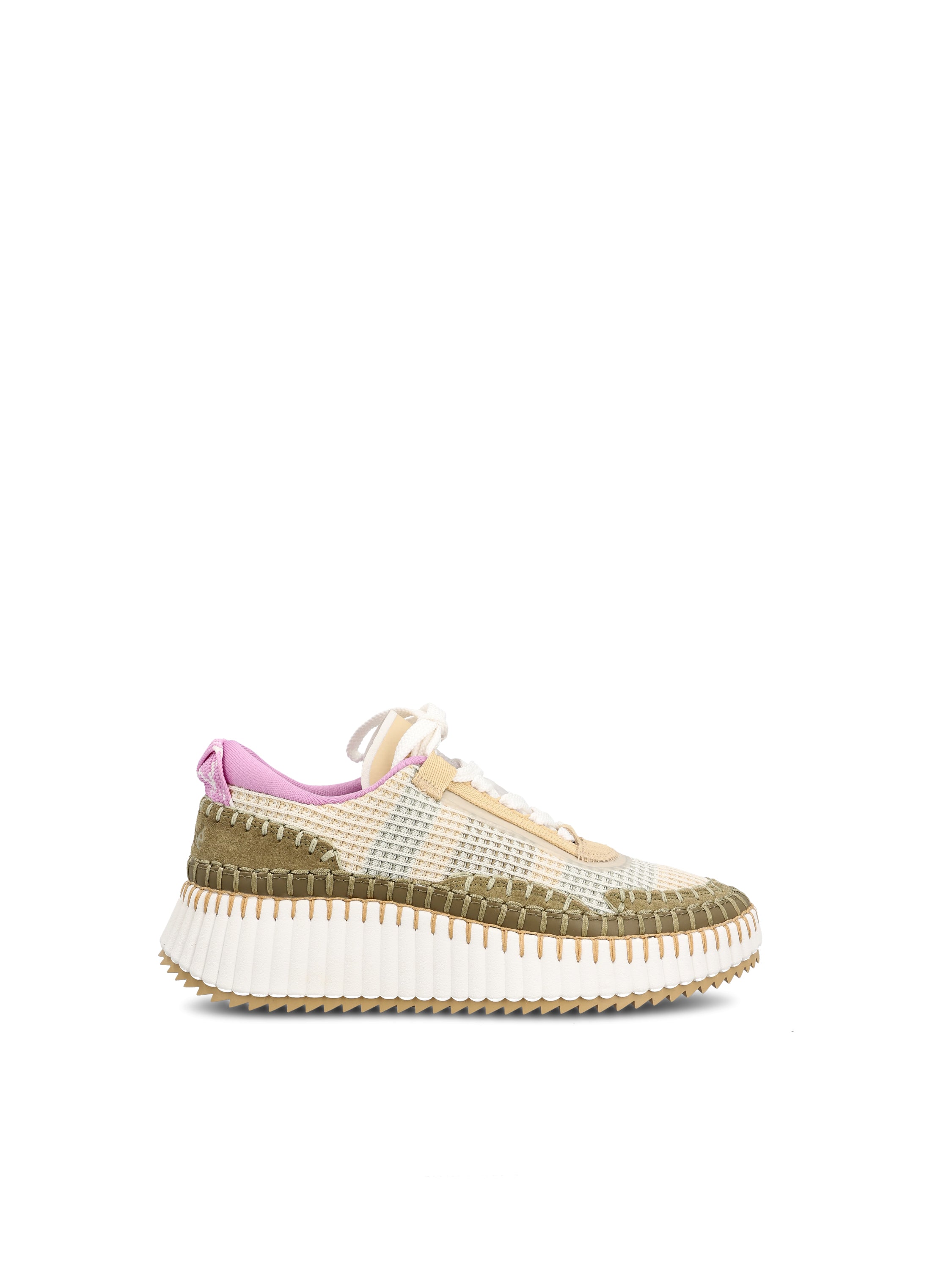 Chloé Sneakers realizzate in materiali riciclati.