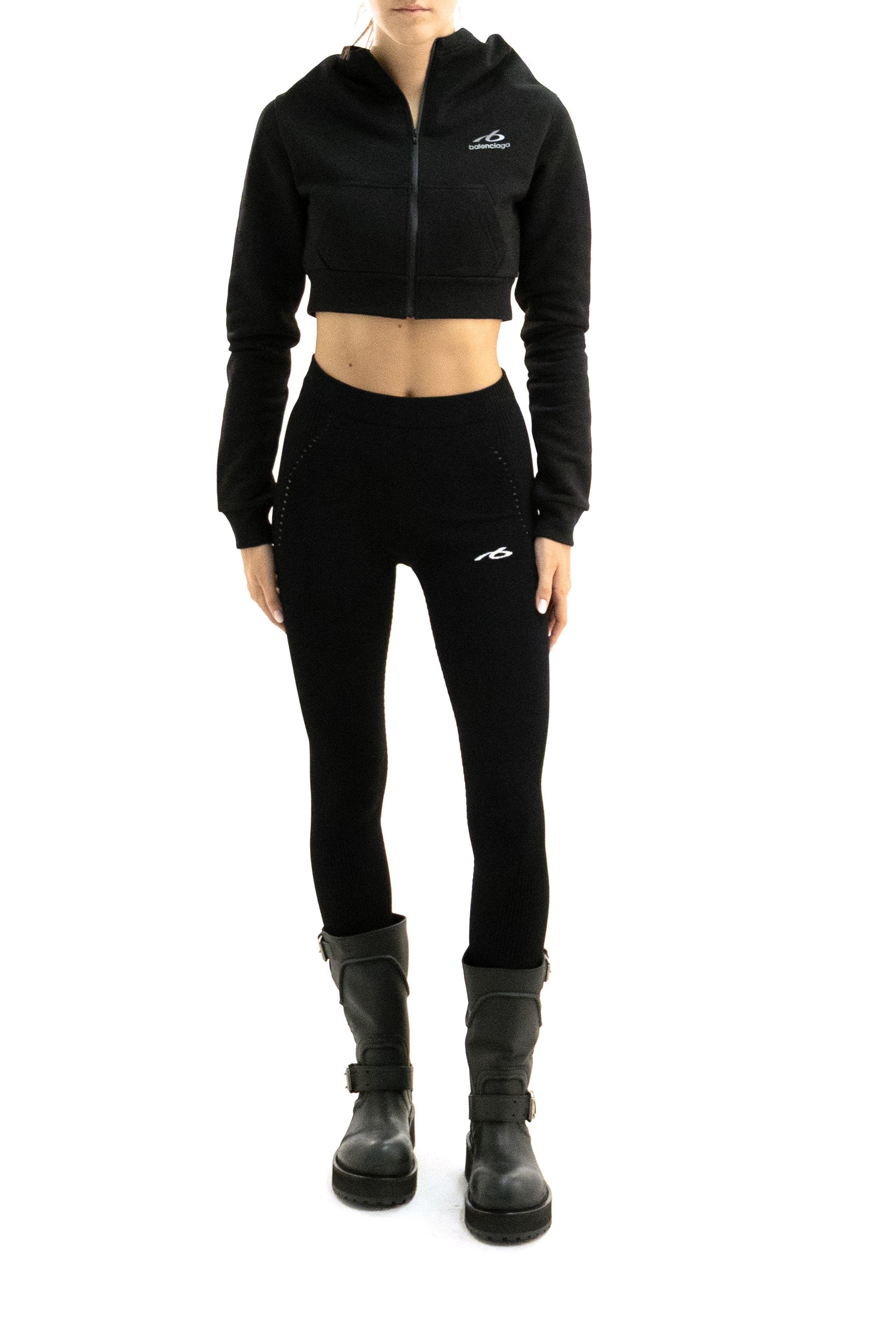 Balenciaga Felpa con cappuccio crop in pile dry di colore nero, view 2