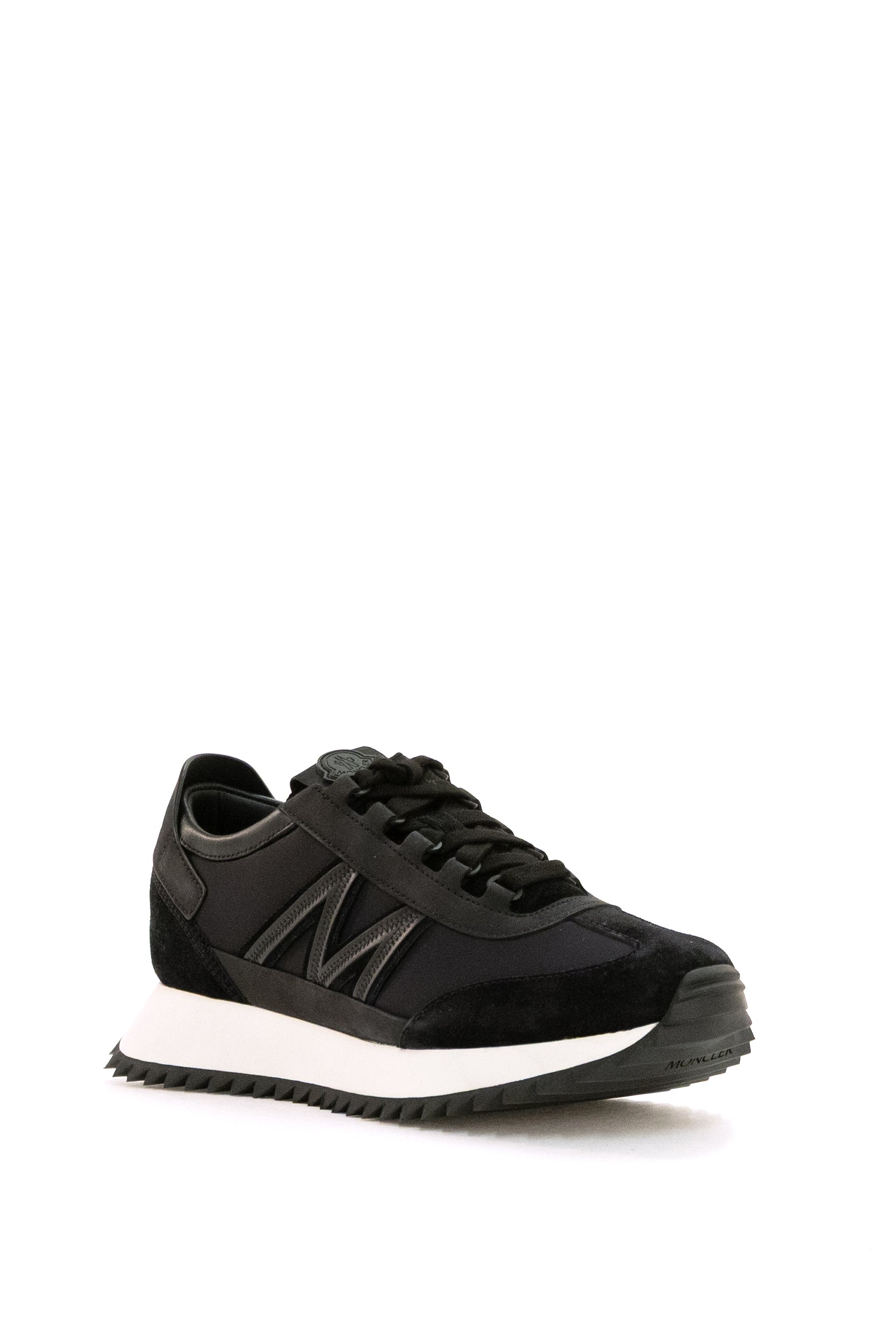 Moncler Sneakers Pacey2 in pelle scamosciata e nabuk di colore nero, view 2