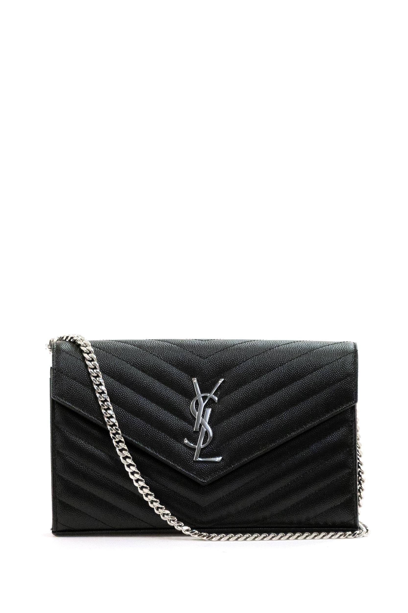 Saint Laurent Pochette Cassandre in Pelle Grain de Poudre di colore nero