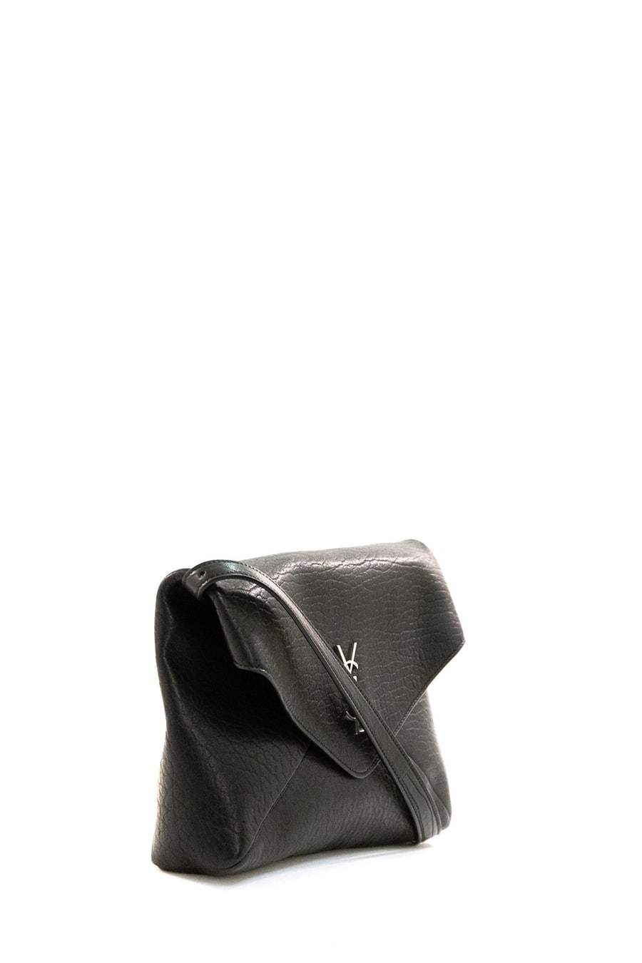 Saint Laurent Messanger Envelope in pelle martellata color nero, view 2