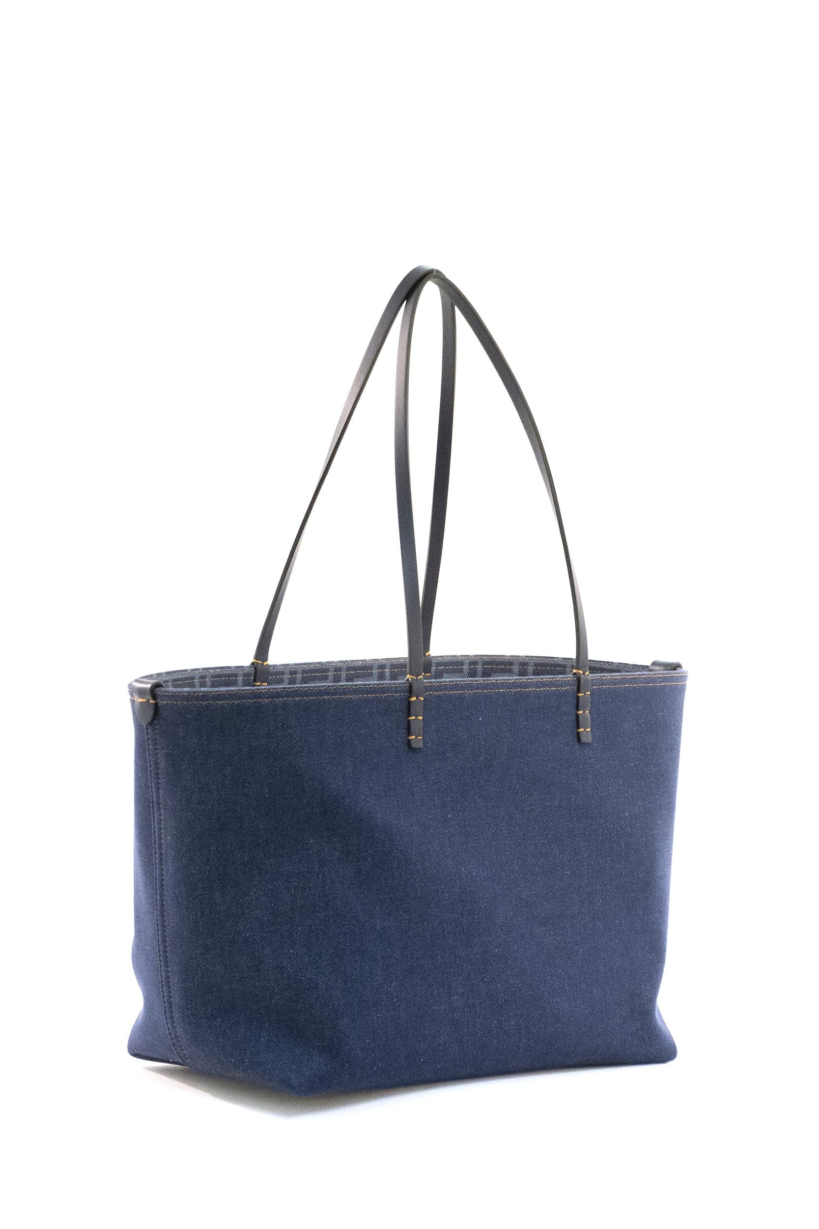 Fendi Borsa Roll reversibile in denim blu scuro, view 2