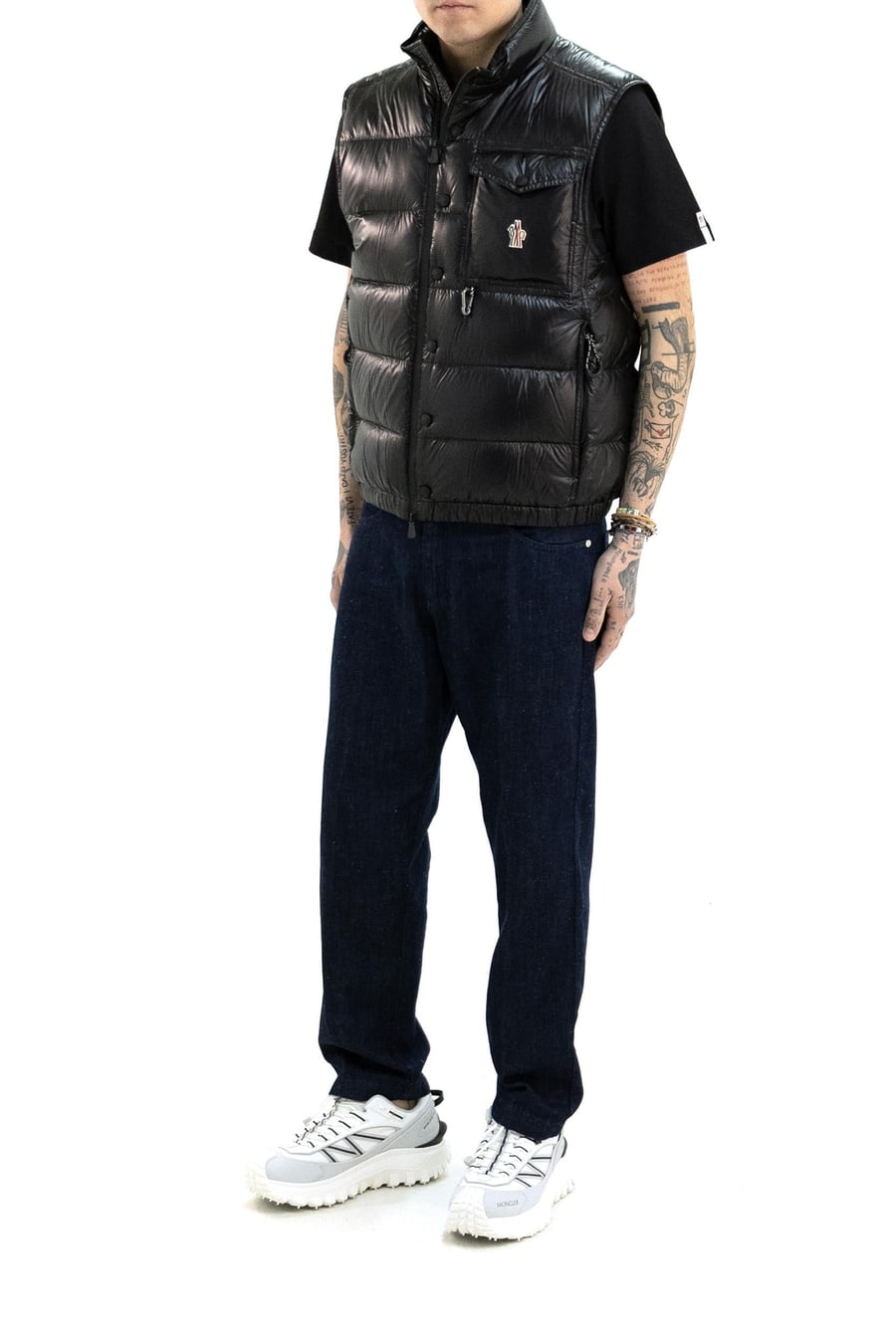 MONCLER GRENOBLE Gilet imbottito Uychi in  micro ripstop di colore nero, view 2
