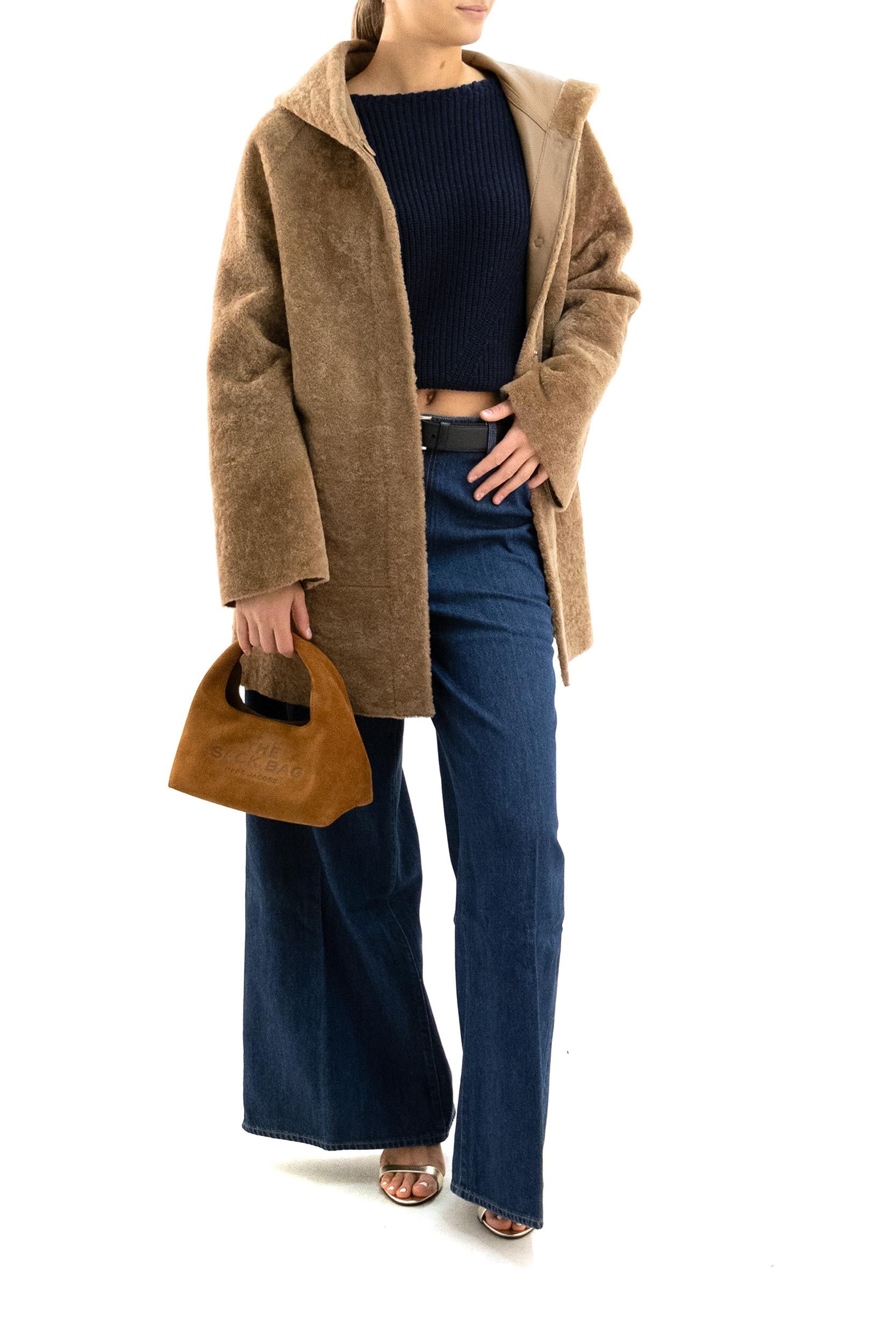 FURLING BY GIANI Cappotto in montone di colore beige, view 2