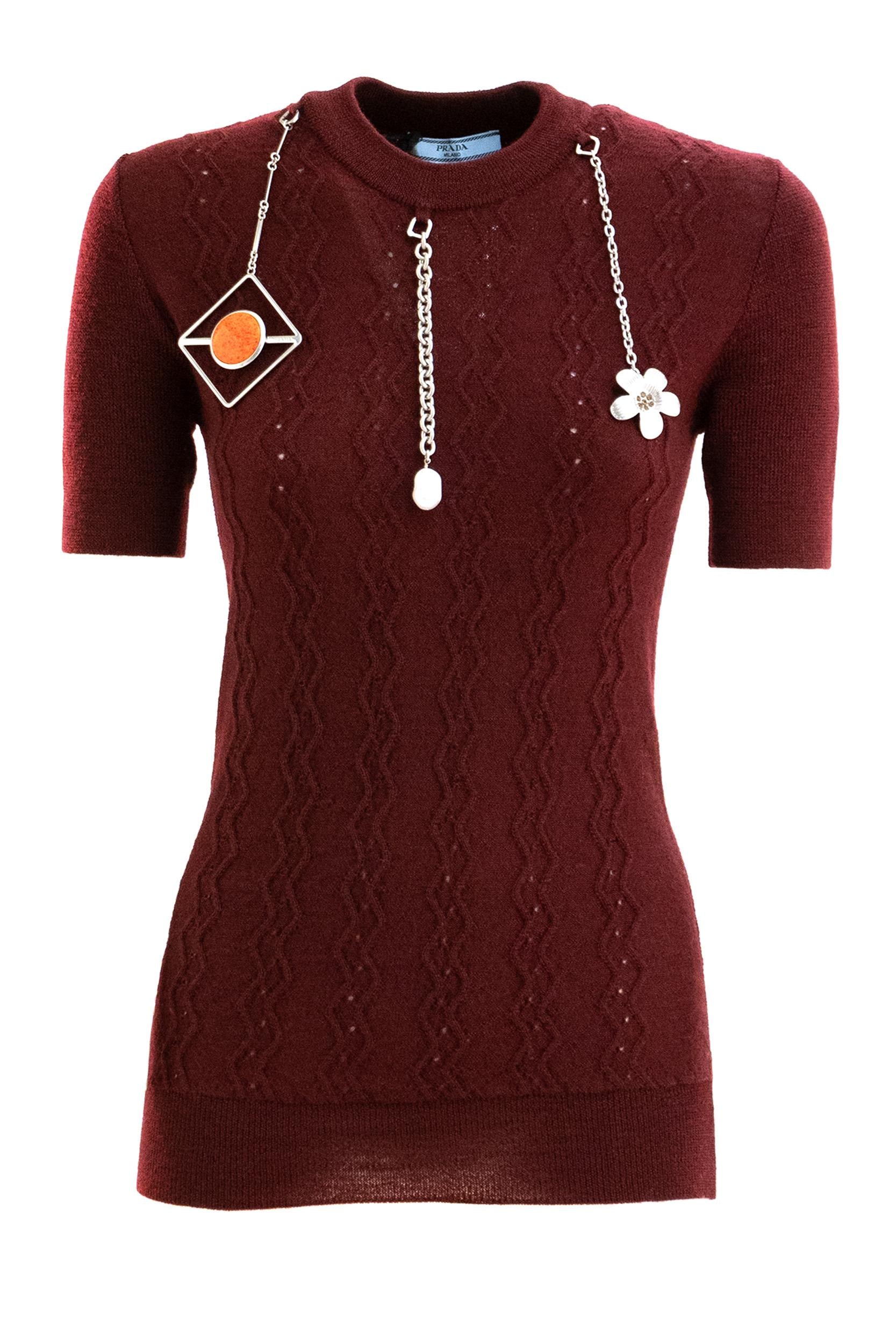Prada Pullover in lana color bordeaux con ciondoli