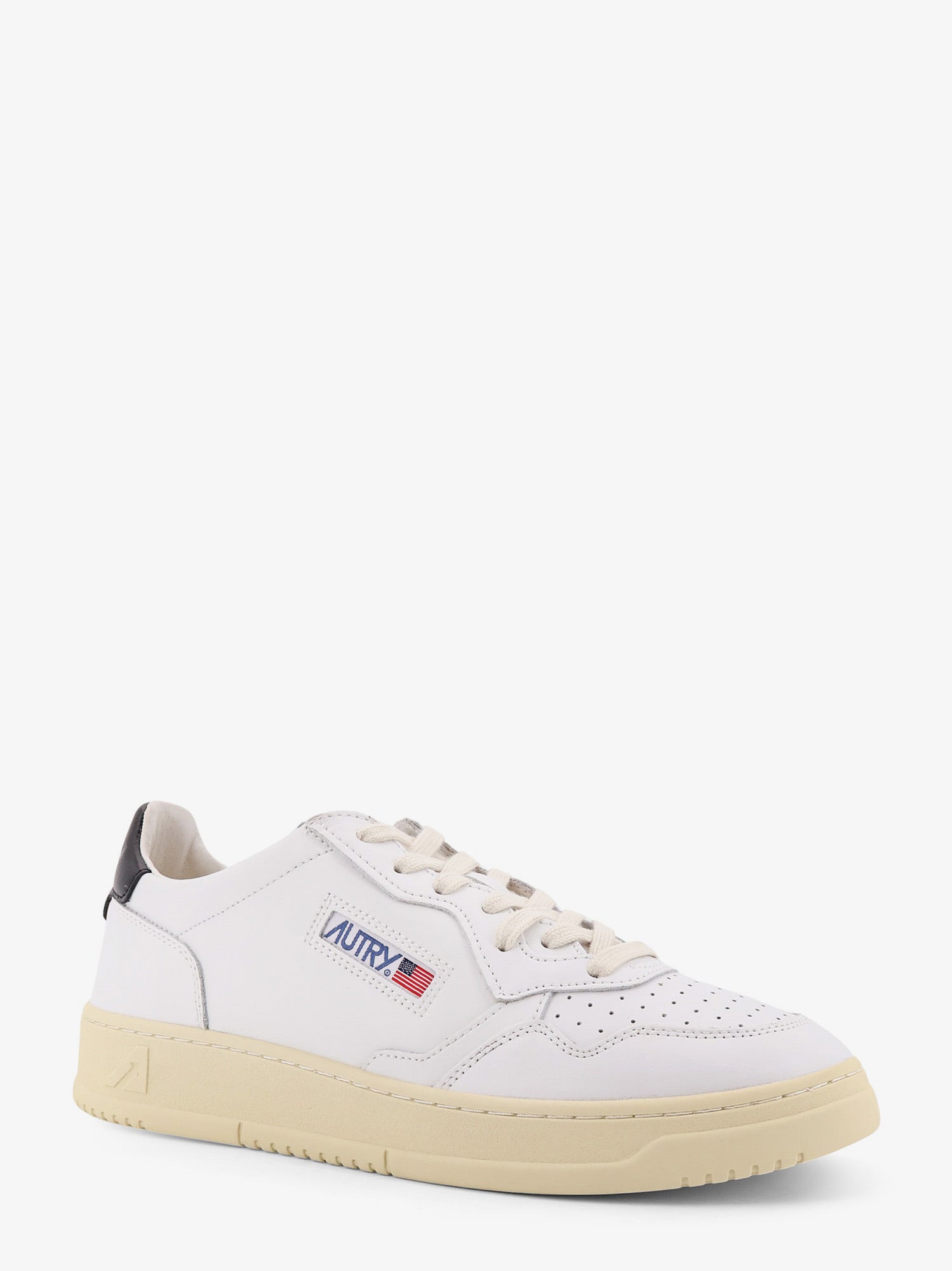 Autry Medalist Low leather sneakers with side logo, view 2