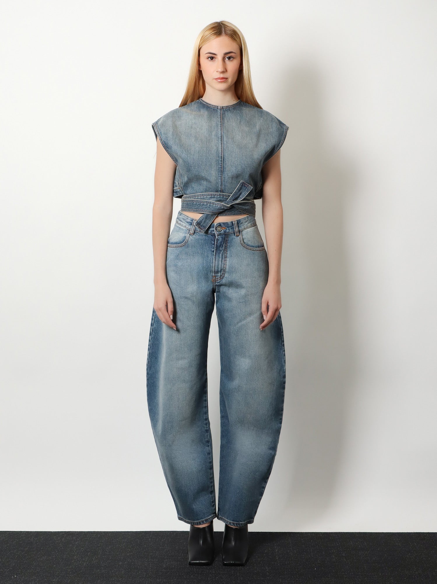 Alaïa Faded blue denim jeans, view 2