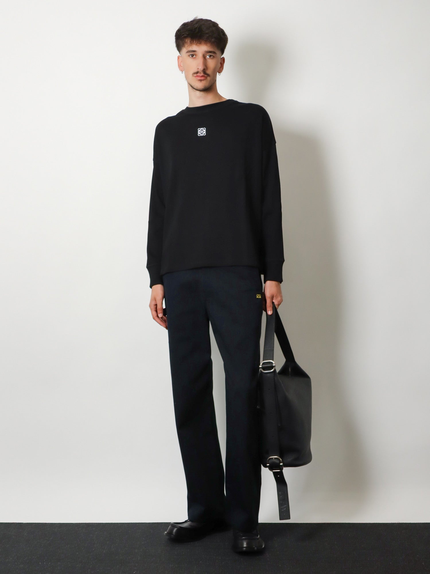 Loewe Loop Leather crossbody bag, view 2