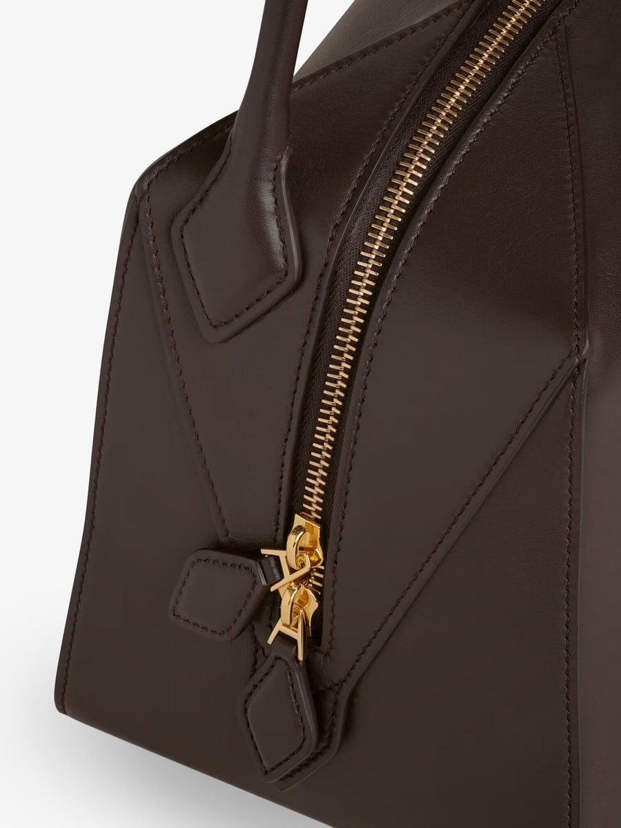 Alaïa Bouledogue leather shoulder bag, view 4